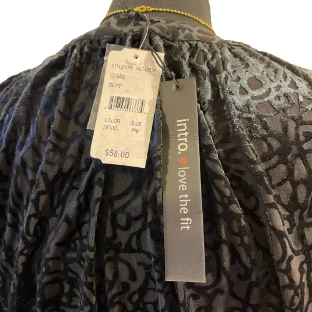 🆕Intro. Stretch Petite Black Top size PM - Picture 5 of 5